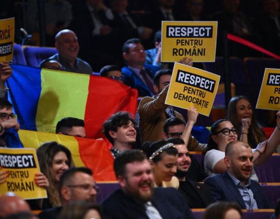 De ce aleg oamenii politicieni care mint