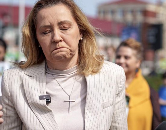 Elena Lasconi locul 5 in Campulung unde e primar