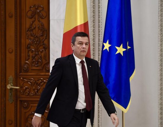 Grindeanu considera ca Basescu ii face rau lui Nicusor Dan