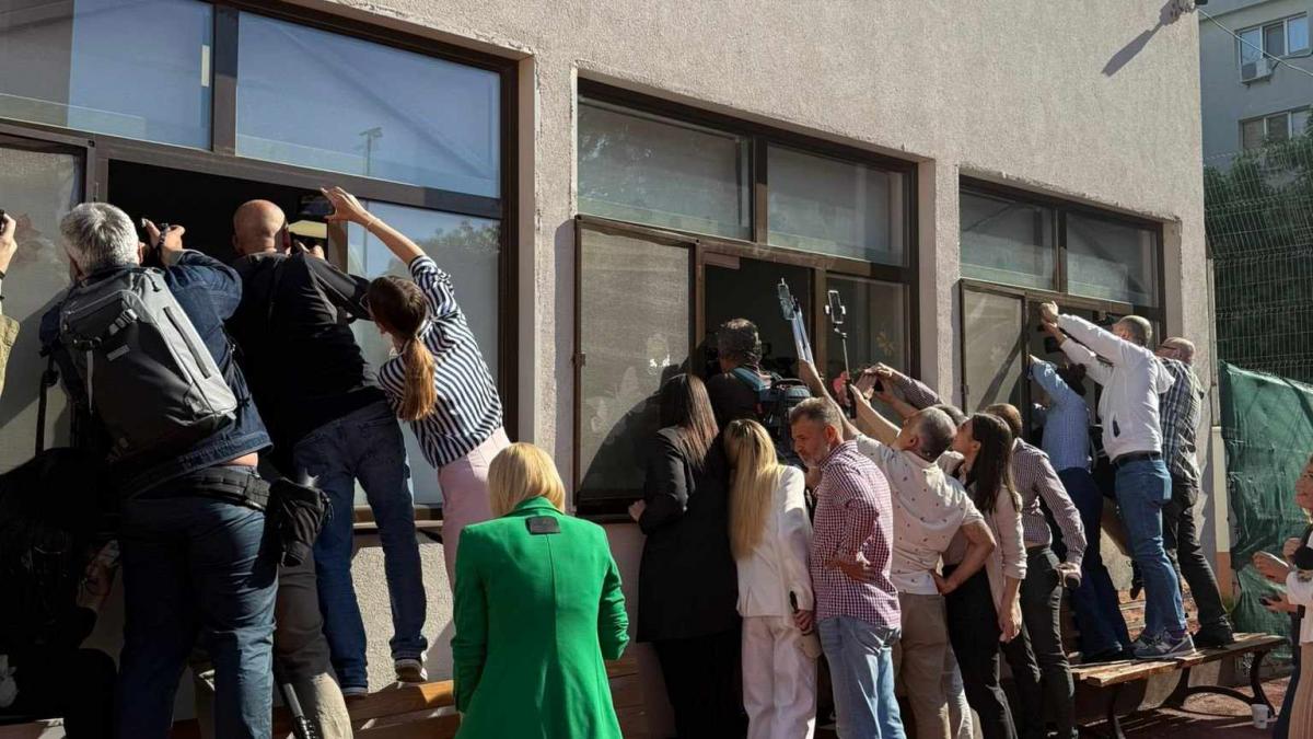 Jurnalisti straini pe ferestre la votul lui Antonescu