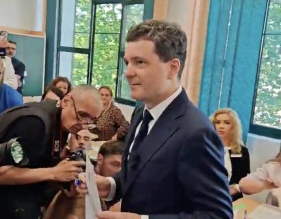 Nicusor Dan la vot Am votat pentru oamenii tacuti si cinstiti neglijati pana acum