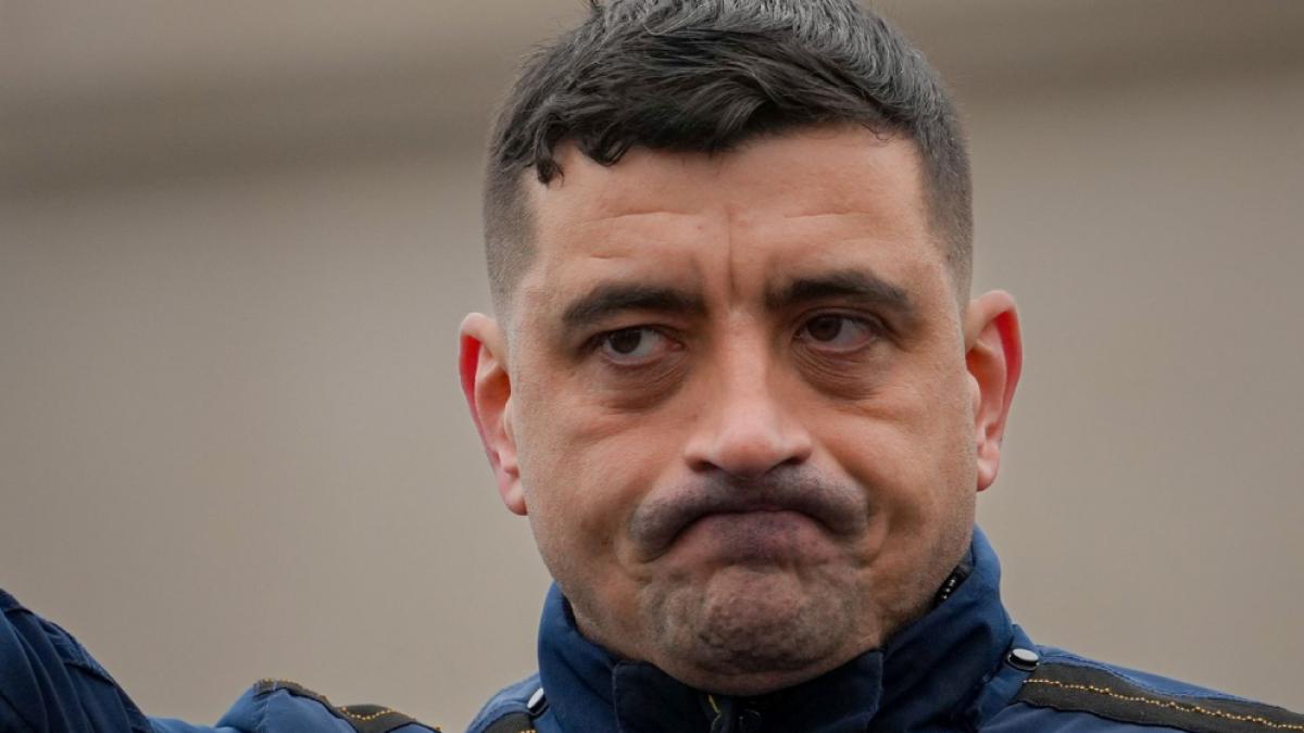 Politolog A jigni contracandidatul asfel este penibil