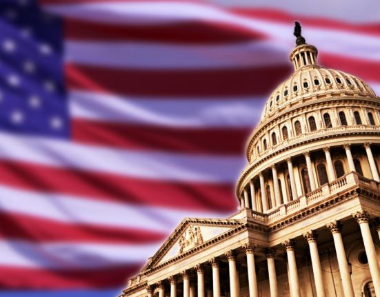 Sase senatori americani cer romanilor sa voteze