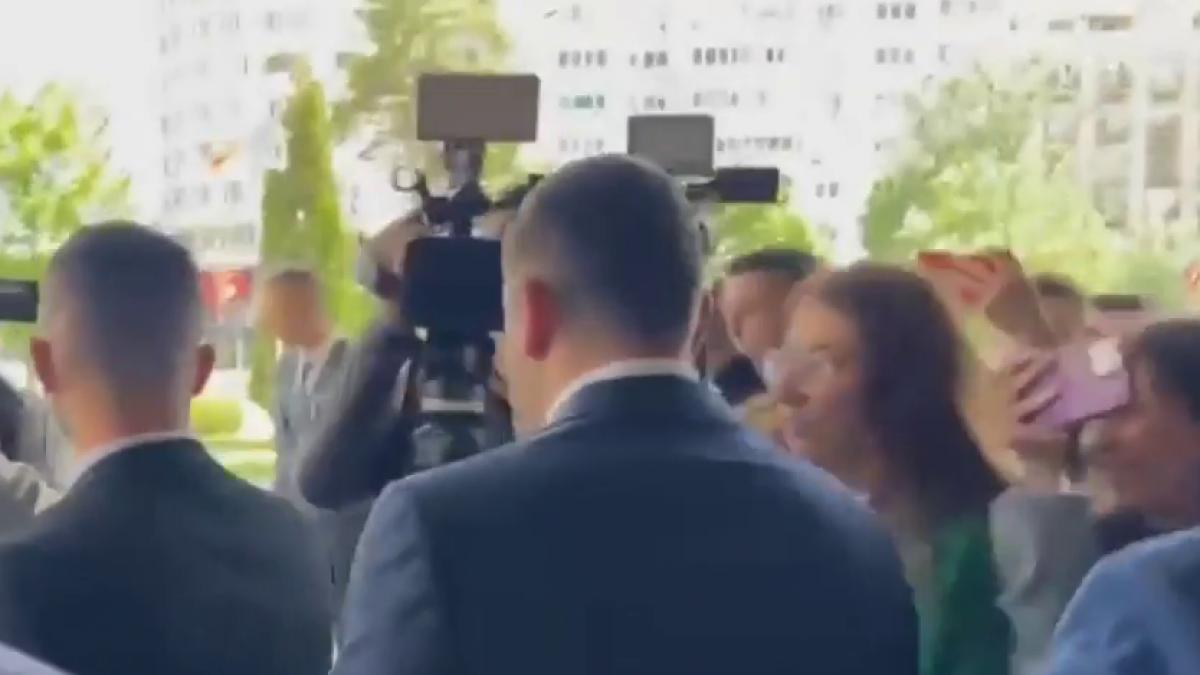 Simion scene violente dupa Congresul BNS A lovit cu cotul un angajat SPP