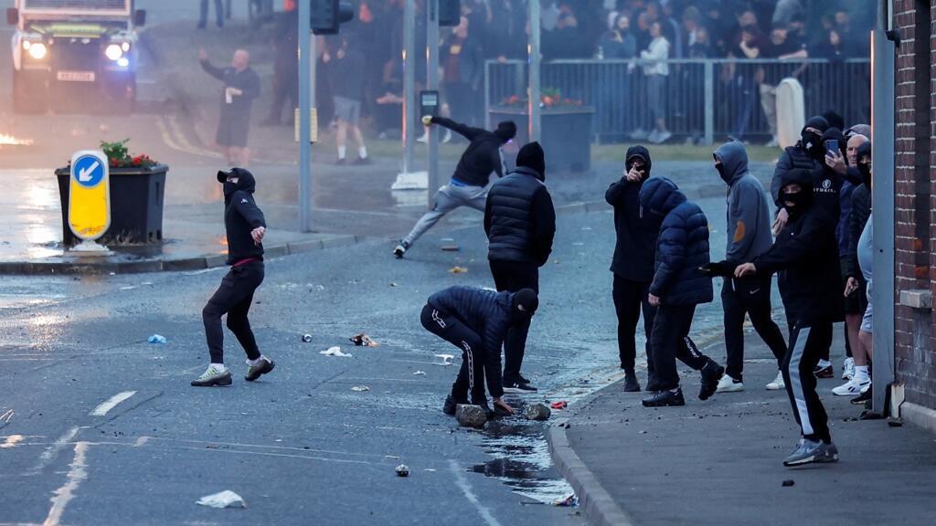 A doua noapte de violente in Irlanda de Nord