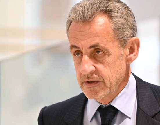 Fostul presedinte Sarkozy exclus din Legionul de Onoare