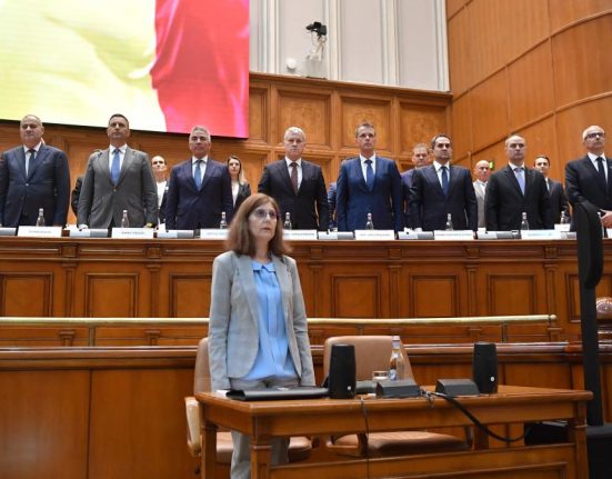 Ilie Bolojan promite sa demita ministri fara rezultate