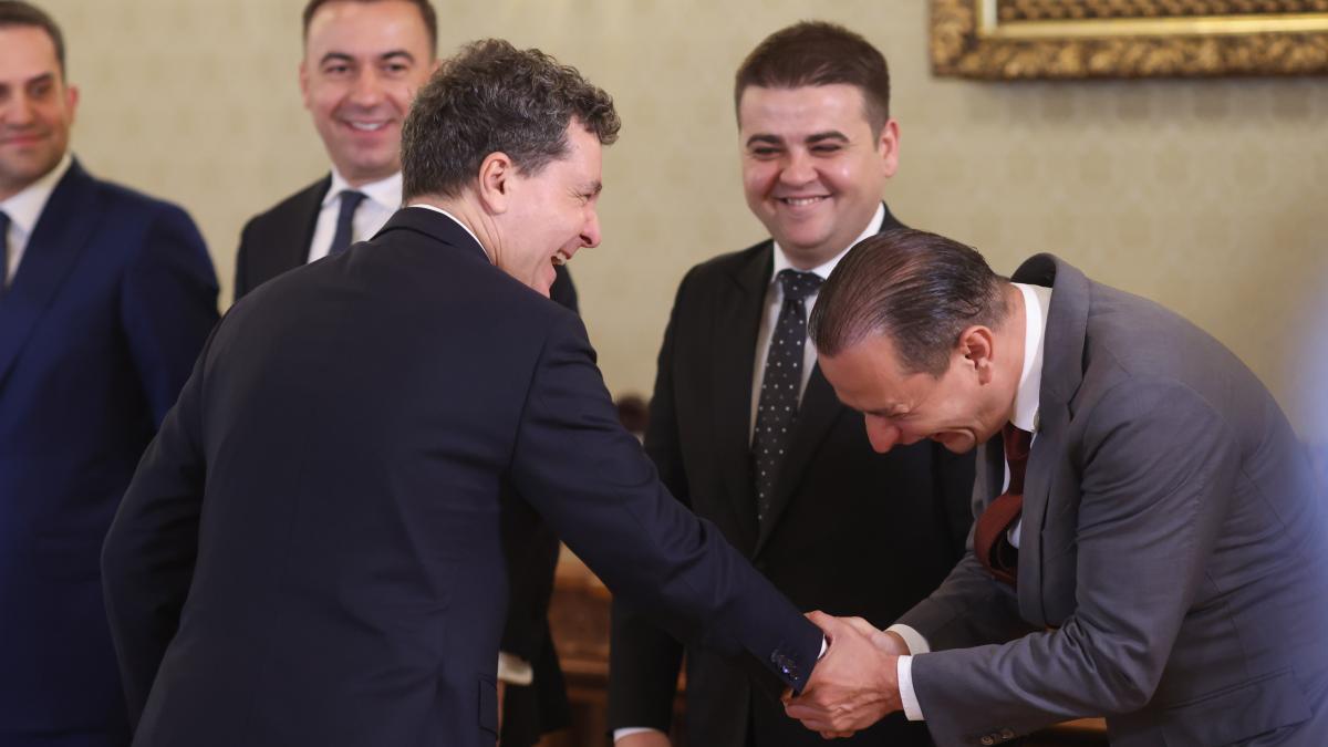 Imaginile zilei de la Cotroceni Rasetele lui Nicusor Dan cu Daniel Baluta si plimbarea Anamariei Gavrila cu iubitul