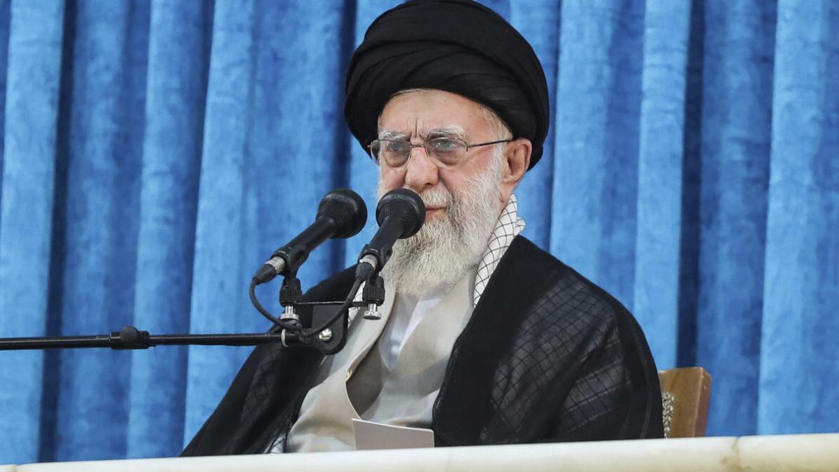 Khamenei se teme de asasinat si sta in buncar