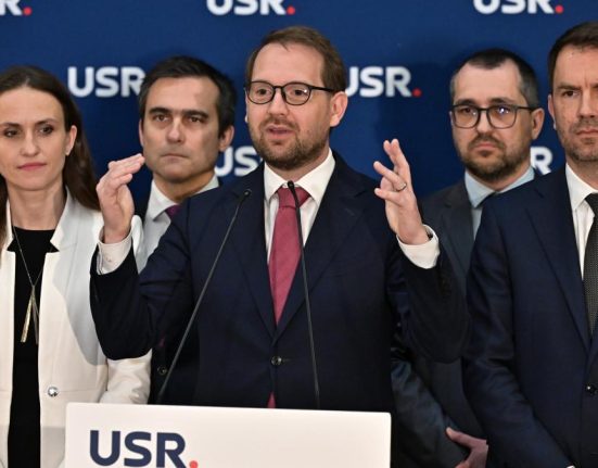 Lista finala a candidatilor USR pentru sefia partidului