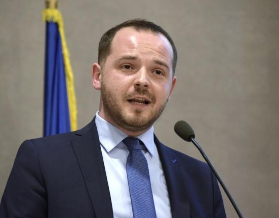 Ministrul Sanatatii discuta cu sindicatele despre sporuri fixe