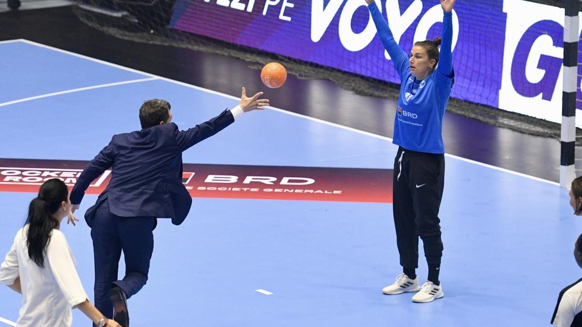 Nicushor Dan a ratat o lovitura la retragerea Cristinei Neagu
