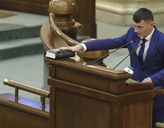 PSD l a transferat pe senatorul cu 10 clase
