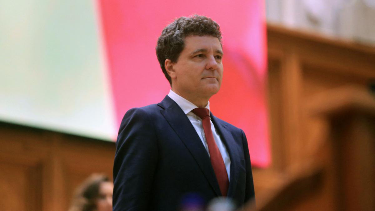 Peste jumatate din romani cred ca Nicusor Dan va fi activ in viata publica