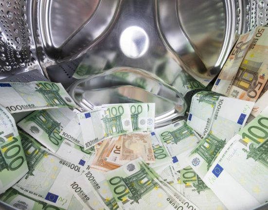 Romania a facut progrese limitate in combaterea spalarii baniilor