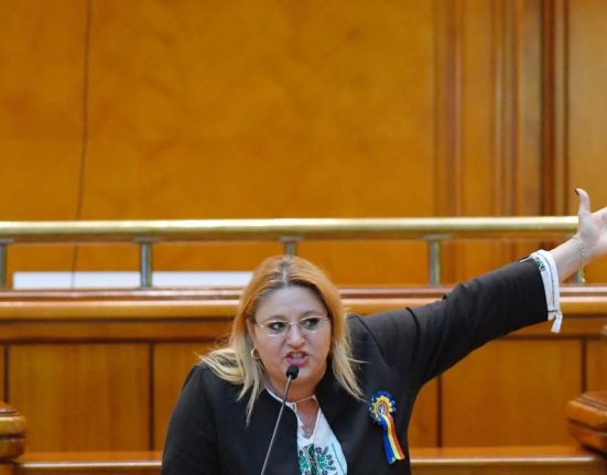 S O S Romania exclude trei senatori din partid