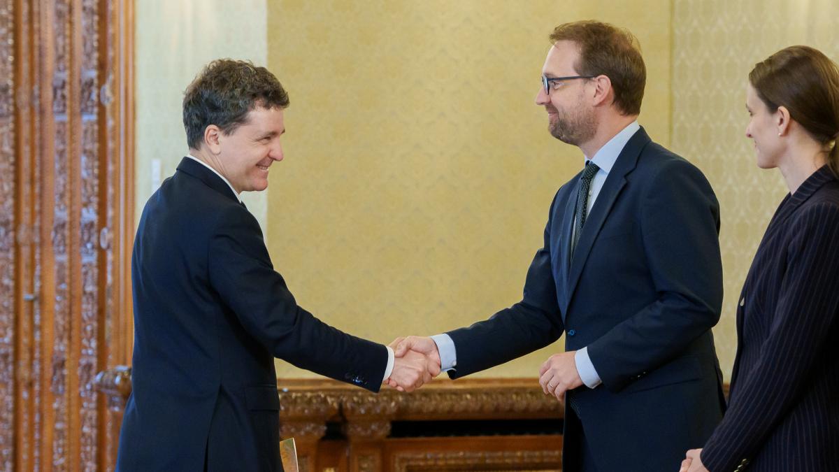 Scandal la ministere USR nu renunta la ministere pentru UDMR