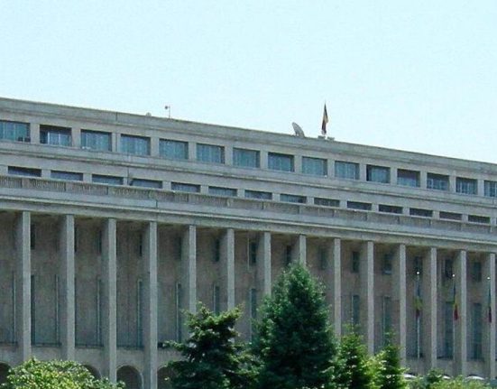 Sindicalistii cer lui Bolojan retragerea ordonantei sporurilor