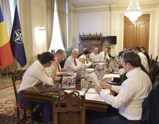 Tensiuni inainte de consultari USR trimite UDMR la PSD
