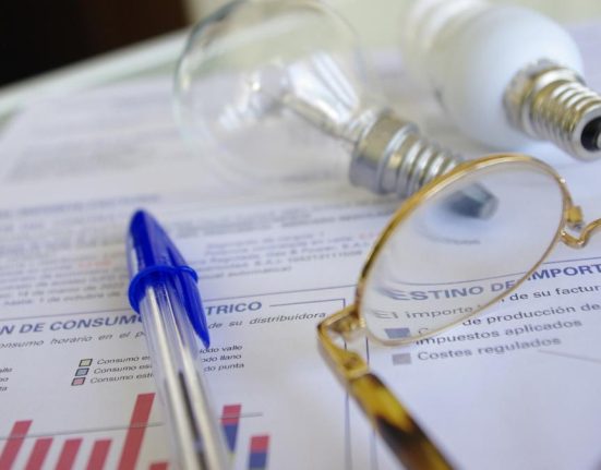 Tichet lunar de 71 lei pentru romanii cu venituri mici