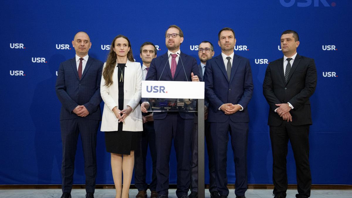 Votul pentru presedintele USR a inceput noua candidati
