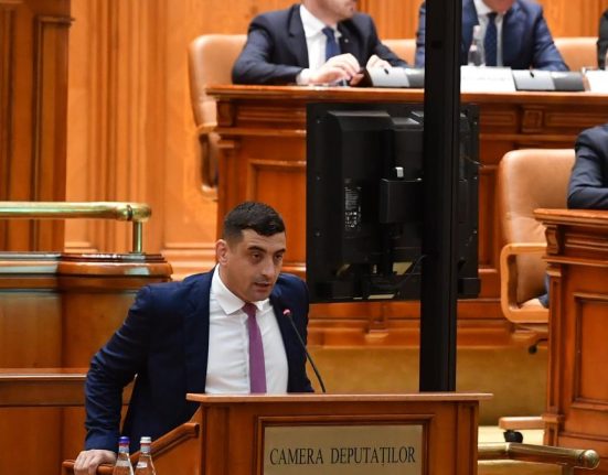 AUR a contestat legea austeritatii la CCR