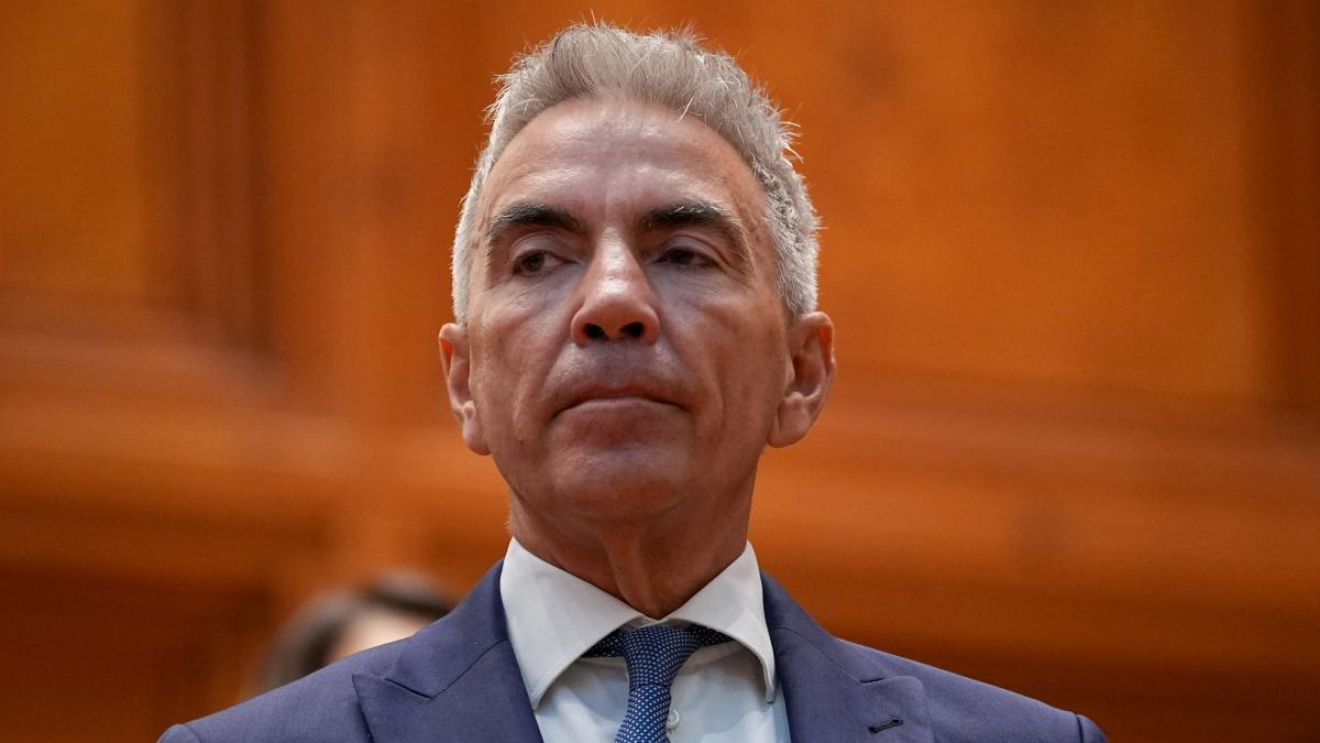 Angajatii din Guvern cer demisia vicepremierului Anastasiu