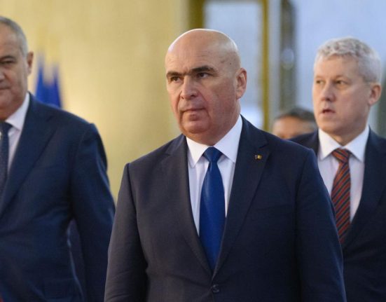 Bolojan amana anuntarea masurilor fiscale de austeritate