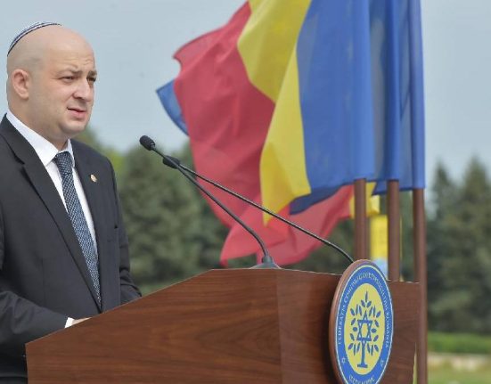 Deputatul Vexler renunta la titlu in semn de protest