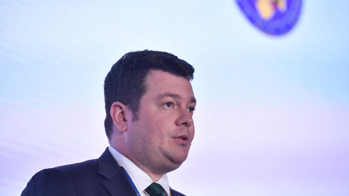Directorul Nuclearelectrica renunta la 20 din salariu