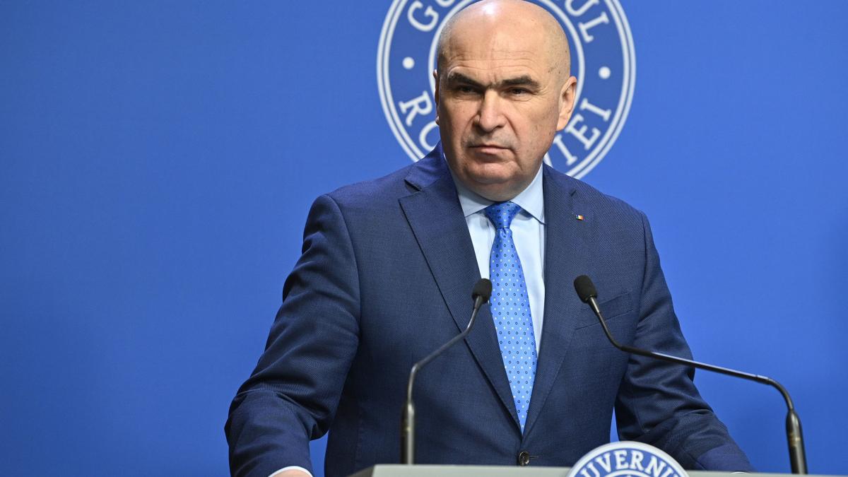 Guvernul Bolojan vrea interzicerea transferului functionarilor publici