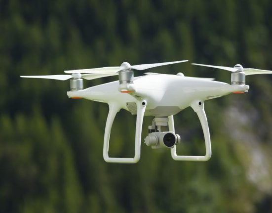 Guvernul vrea primariile sa foloseasca dronen pentru construcii ilegale
