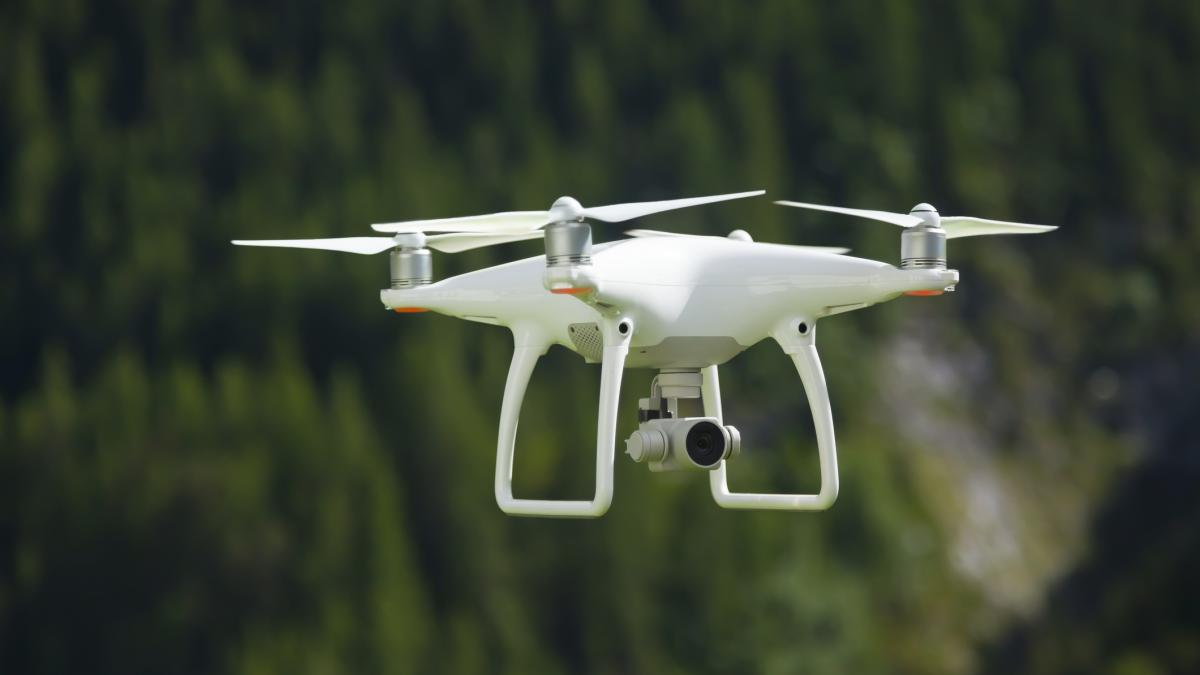 Guvernul vrea primariile sa foloseasca dronen pentru construcii ilegale