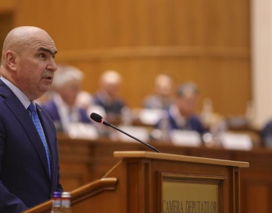 Ilie Bolojan la motiunea AUR Reducem sefii plafonam indemnizatiile