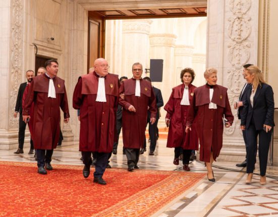 Judecatorii CCR nu vor mai primi prima la pensionare
