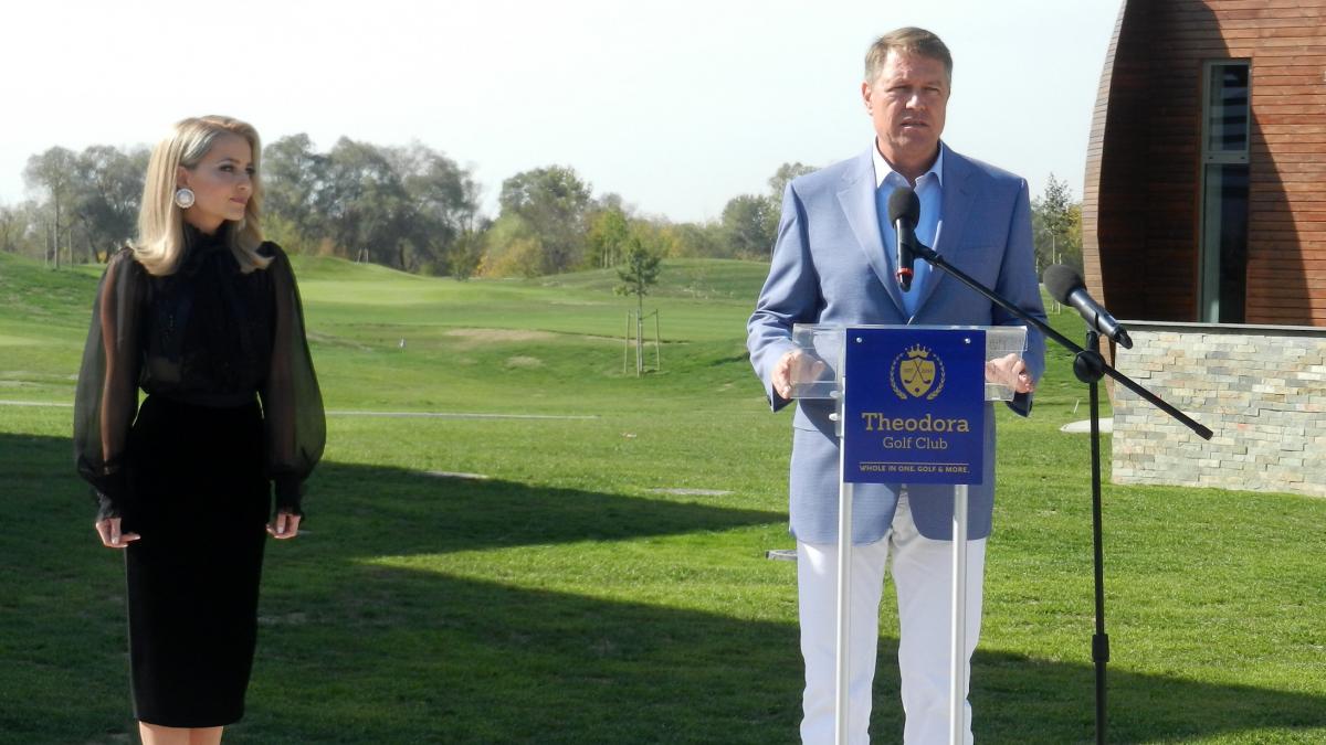Klaus Iohannis joaca golf saptamanal cu sotia in Alba