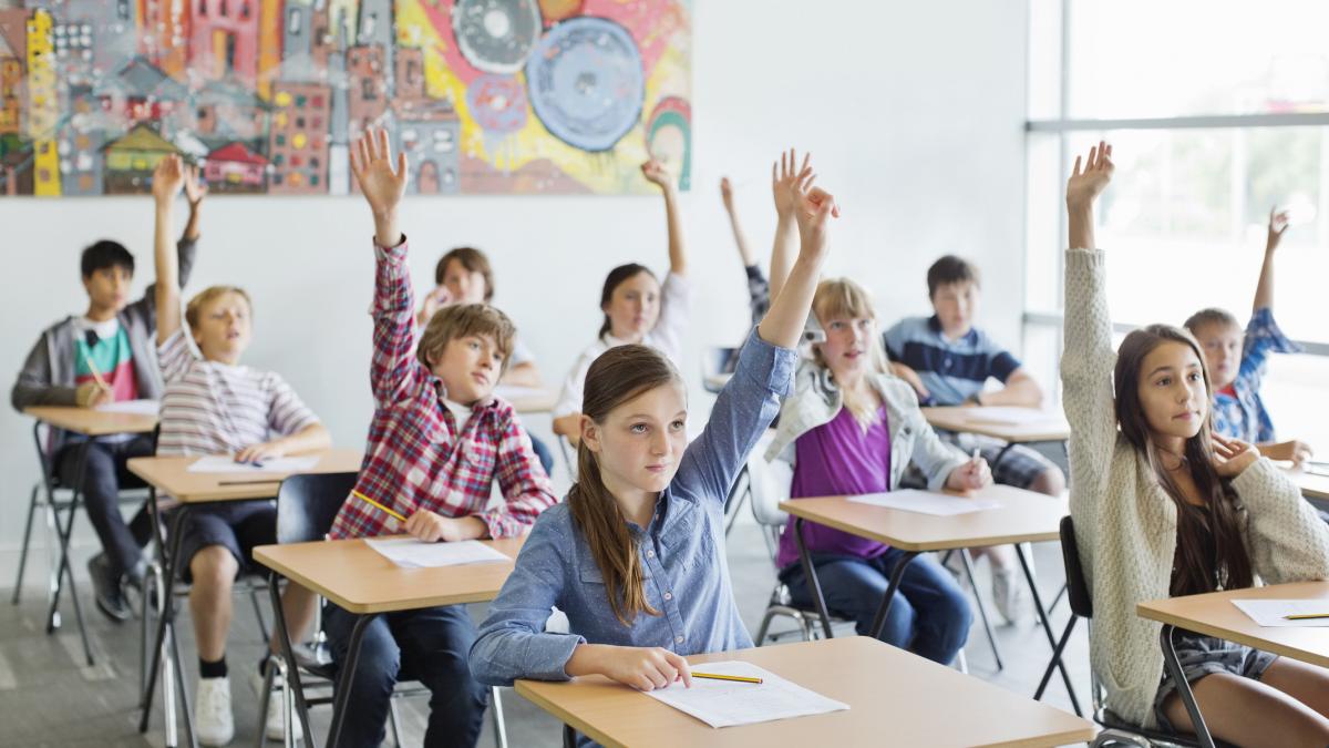 Lideri PSD critica taierea burselor pentru elevi si studenti Victor Negrescu Sa caute solutii nu taieri
