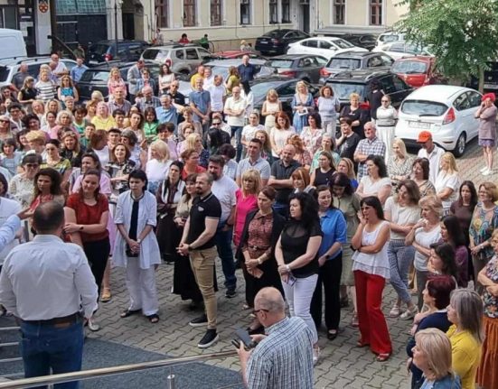 Lupta va dura si va fi epuizanta Liderii sindicali din Finante si ANAF indeamna angajatii sa continue protestele