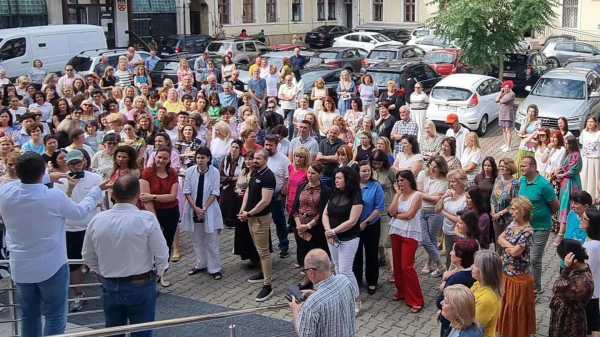 Lupta va dura si va fi epuizanta Liderii sindicali din Finante si ANAF indeamna angajatii sa continue protestele