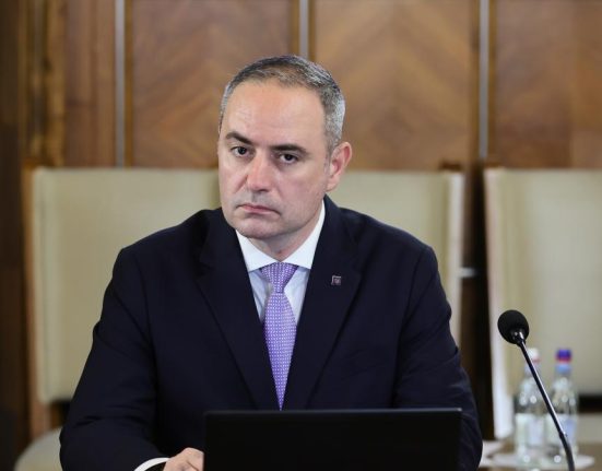 Ministrul Finantelor Pensiile si salariile romanilor sunt garantate