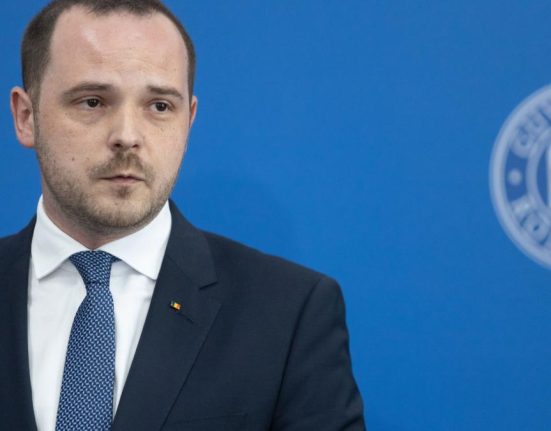 Ministrul Sanatatii Pacienti cu handicap lucreaza in strainatate