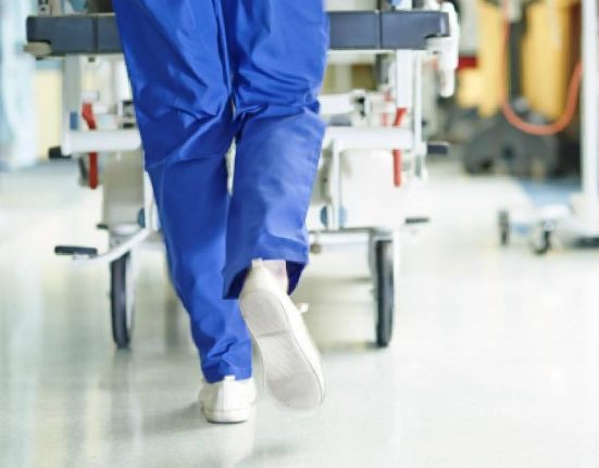 Ministrul Sanatatii prelungeste programul ambulatorilor pana la 2000