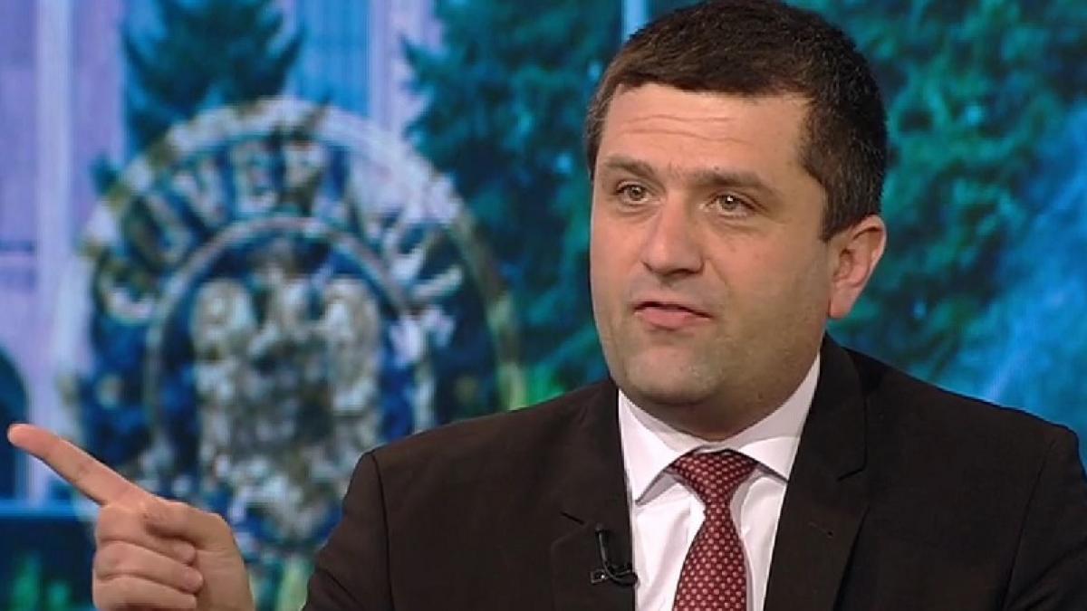 Mirutza Unii cumuleaza salariul de director cu indemnizatia