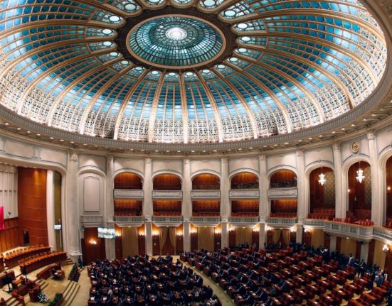 Motioneau AUR impotriva Guvernului Bolojan azi in Parlament