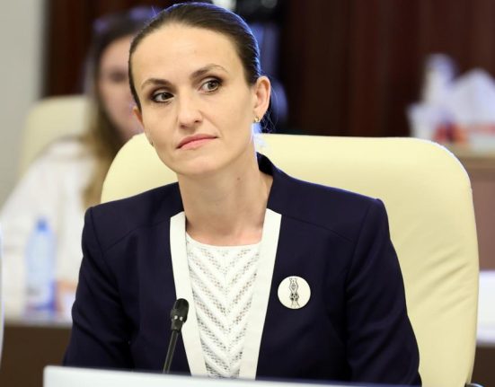 Nu se va negocia fara Romania Reactia Oanei Toiu la anuntul lui Trump privind taxele pentru UE