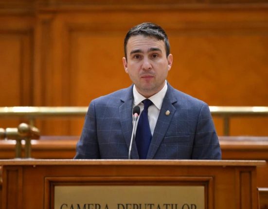 PSD ia in calcul abtinerea la motiunea AUR