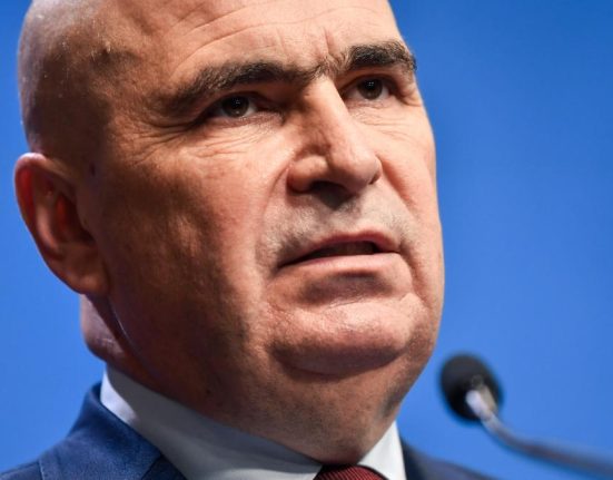 Premierul Ilie Bolojan discuta masurile fiscale la Antena 3