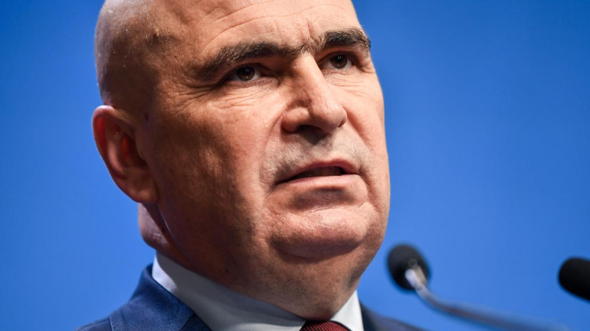 Premierul Ilie Bolojan discuta masurile fiscale la Antena 3