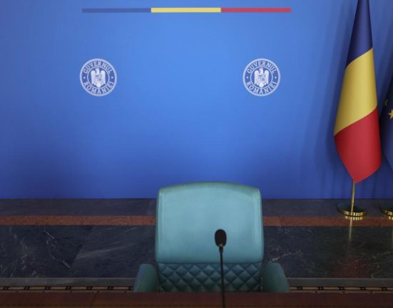 Seful Cancelariei lui Bolojan a cerut liste de concedieri