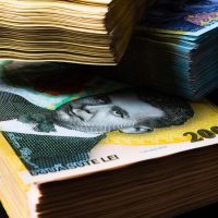 Super smecherii de la AMEPIP Salarii uriase pentru evaluarea bugetarilor